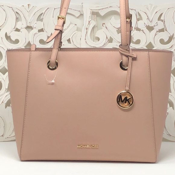Michael Kors Handbags - Nwt Michael kors Medium tote fawn